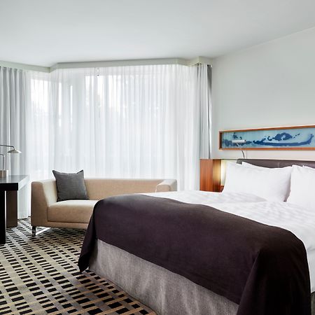 Intercontinental Berlin By Ihg Hotel Luaran gambar A room at the hotel