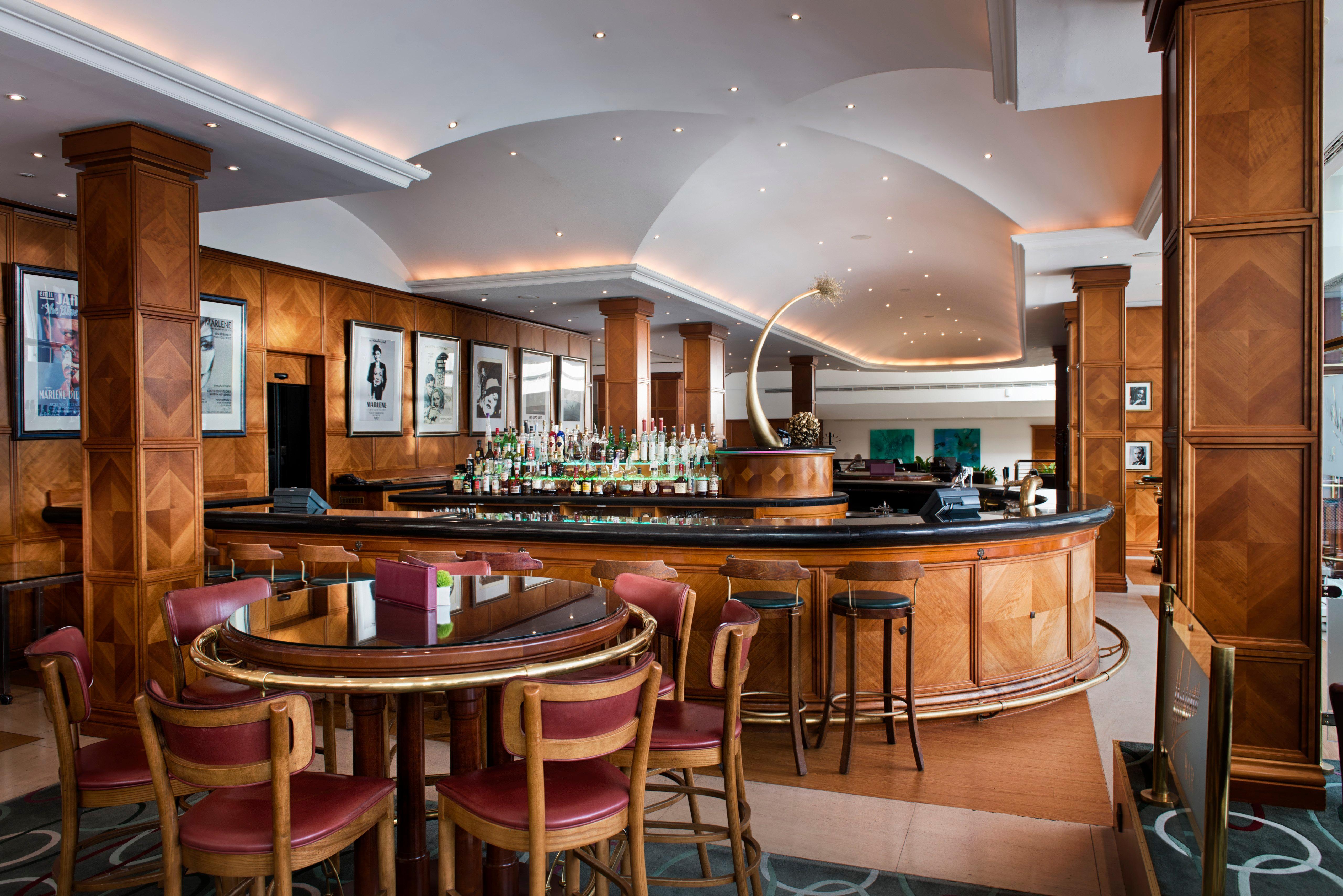Intercontinental Berlin By Ihg Hotel Luaran gambar The bar at the InterContinental London