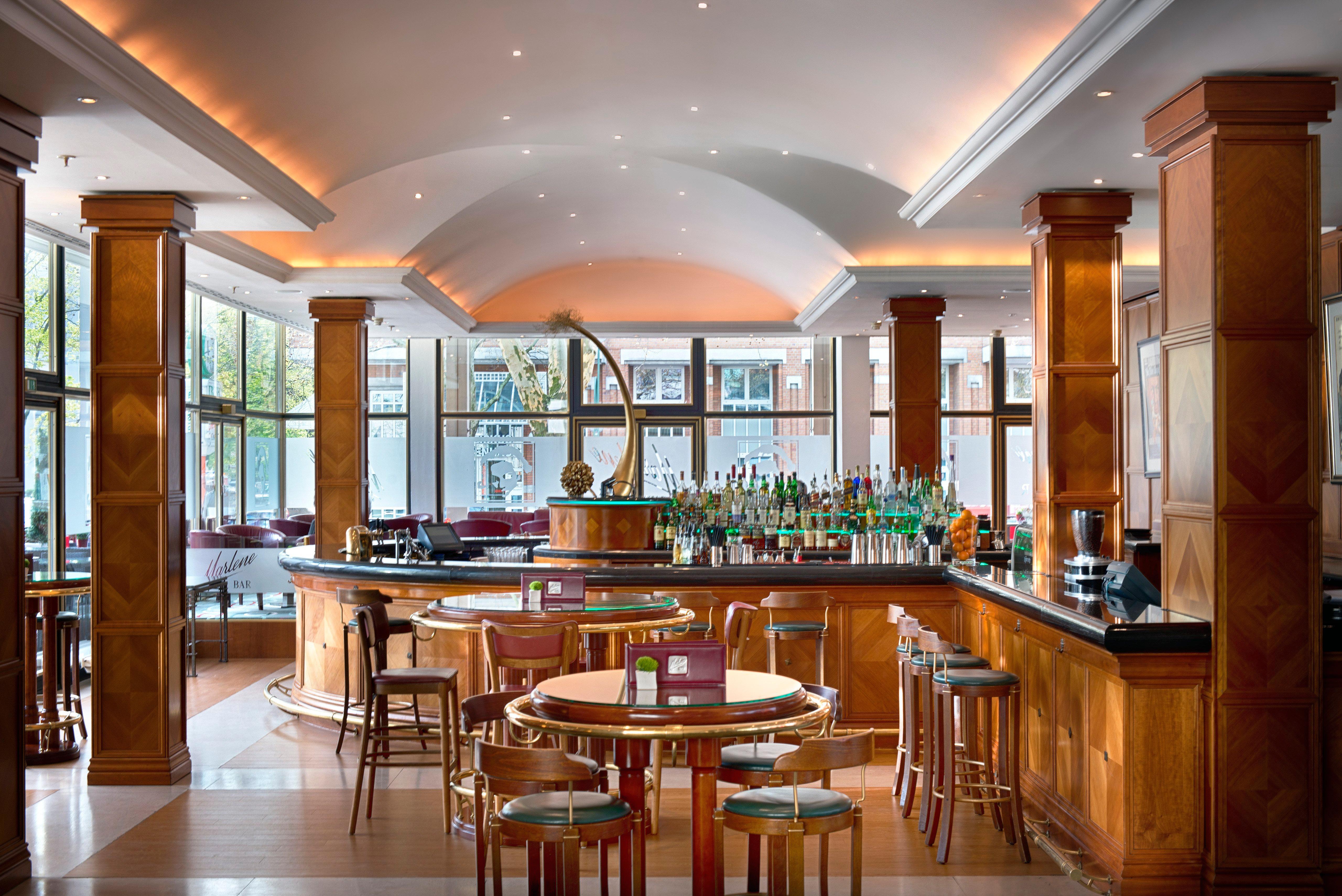 Intercontinental Berlin By Ihg Hotel Luaran gambar The bar at the InterContinental London