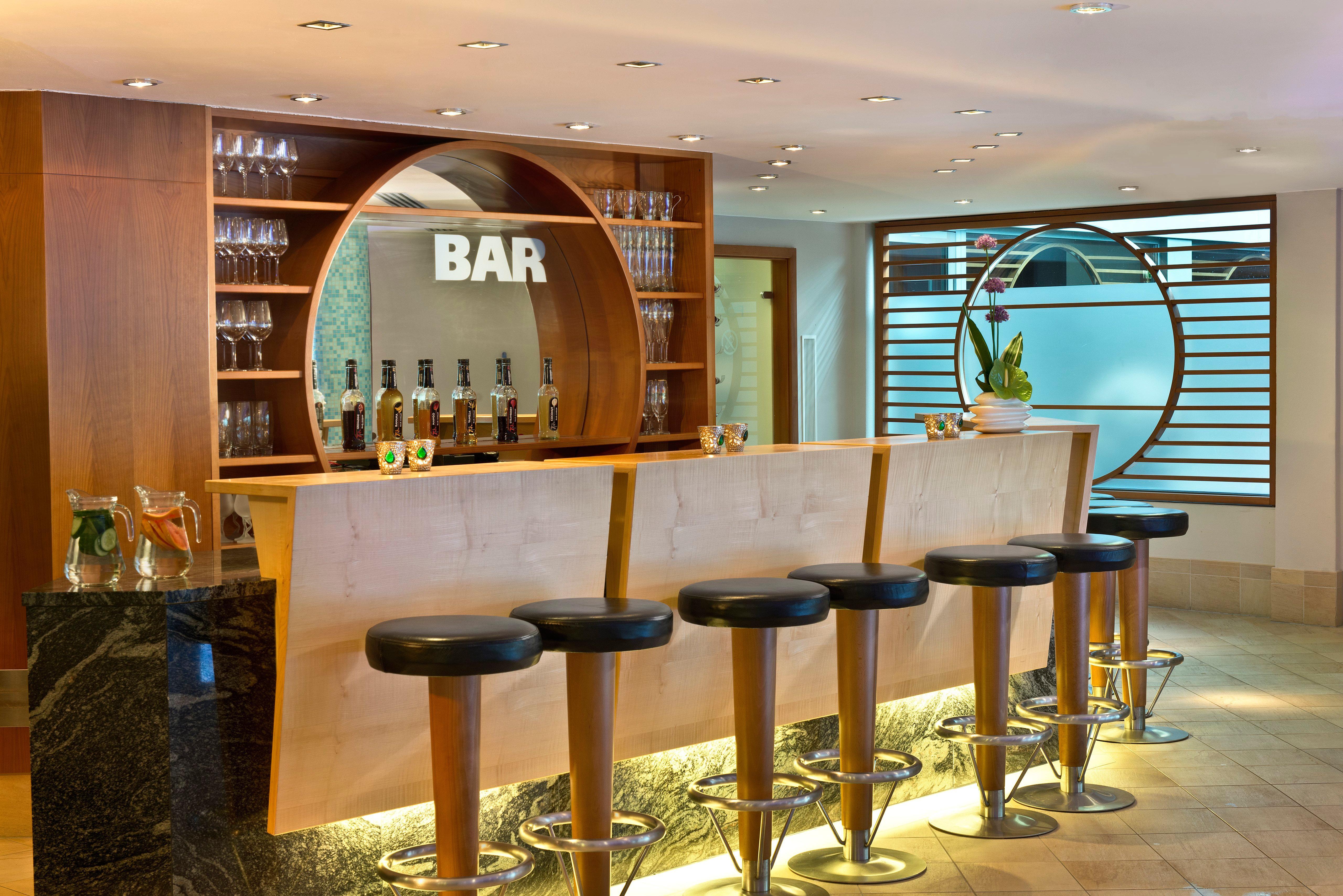 Intercontinental Berlin By Ihg Hotel Luaran gambar The bar on board