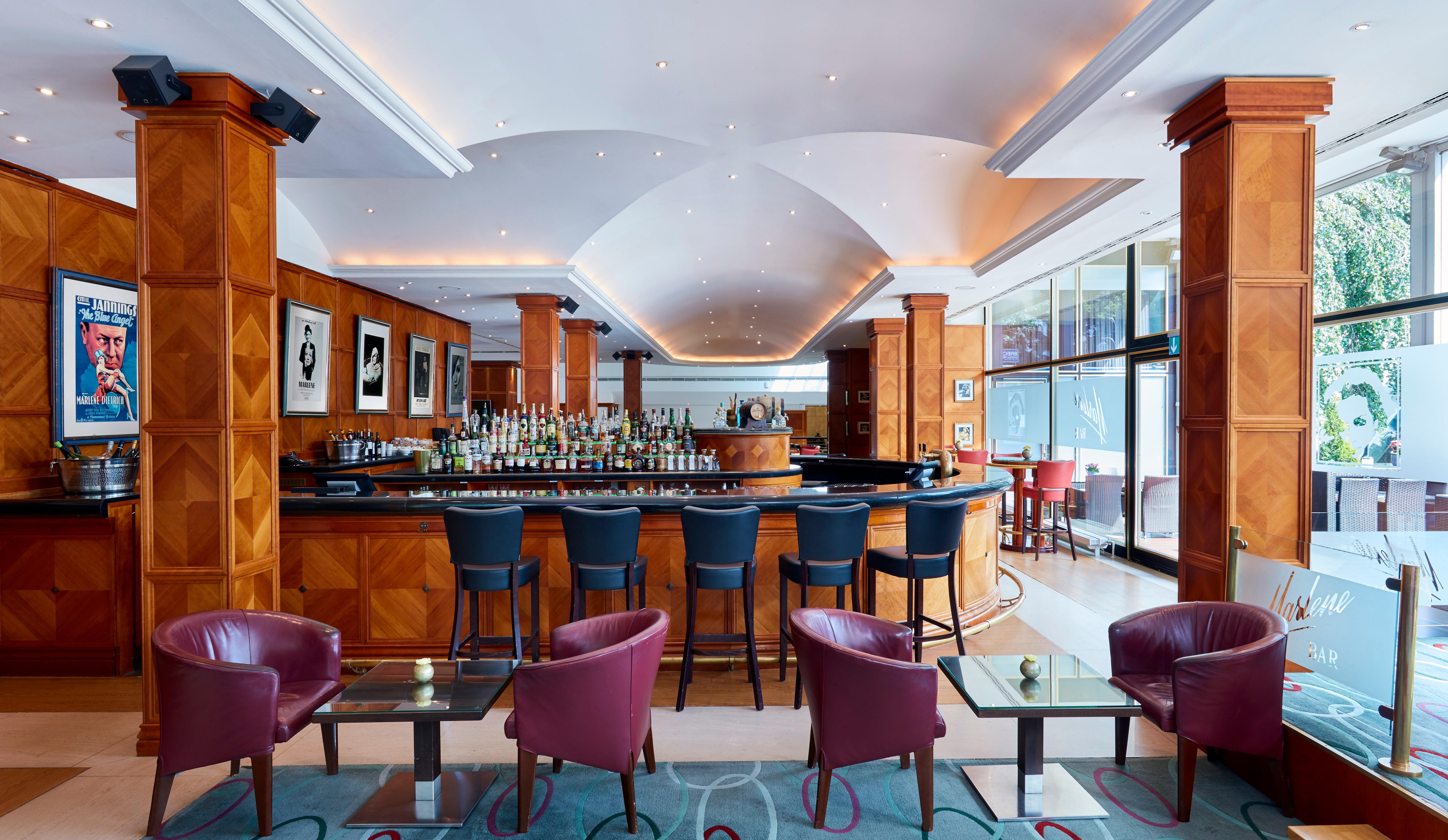 Intercontinental Berlin By Ihg Hotel Luaran gambar The bar at the InterContinental London