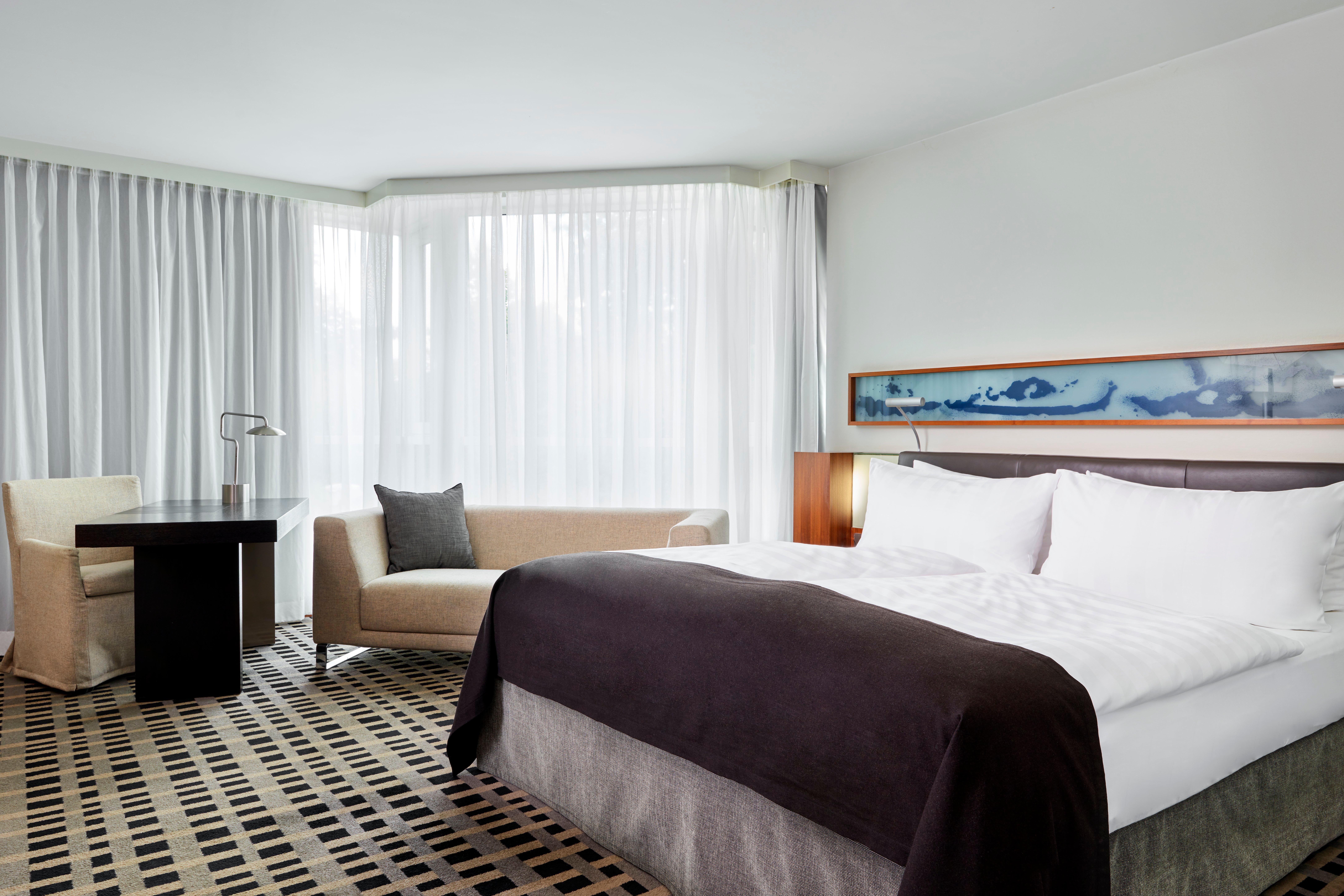 Intercontinental Berlin By Ihg Hotel Luaran gambar A room at the hotel